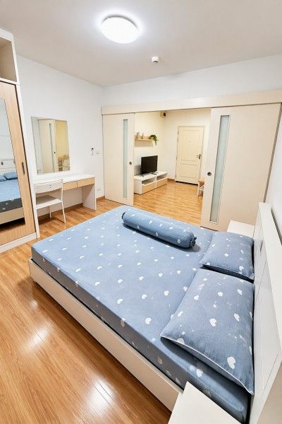 BTS WongwianYai 206m. The Seed Sathorn Taksin Condo with 1bed 1bath plus 1parking space. Wongwian Ya