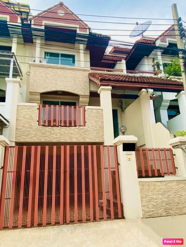 ให้เช่า 30ตรว 5นอน5น้ำ ทาวน์โฮม 4 ชั้น Royal Nakarin Villa ซอยสุภาพงษ์ 1 อ่อนนุช 46 