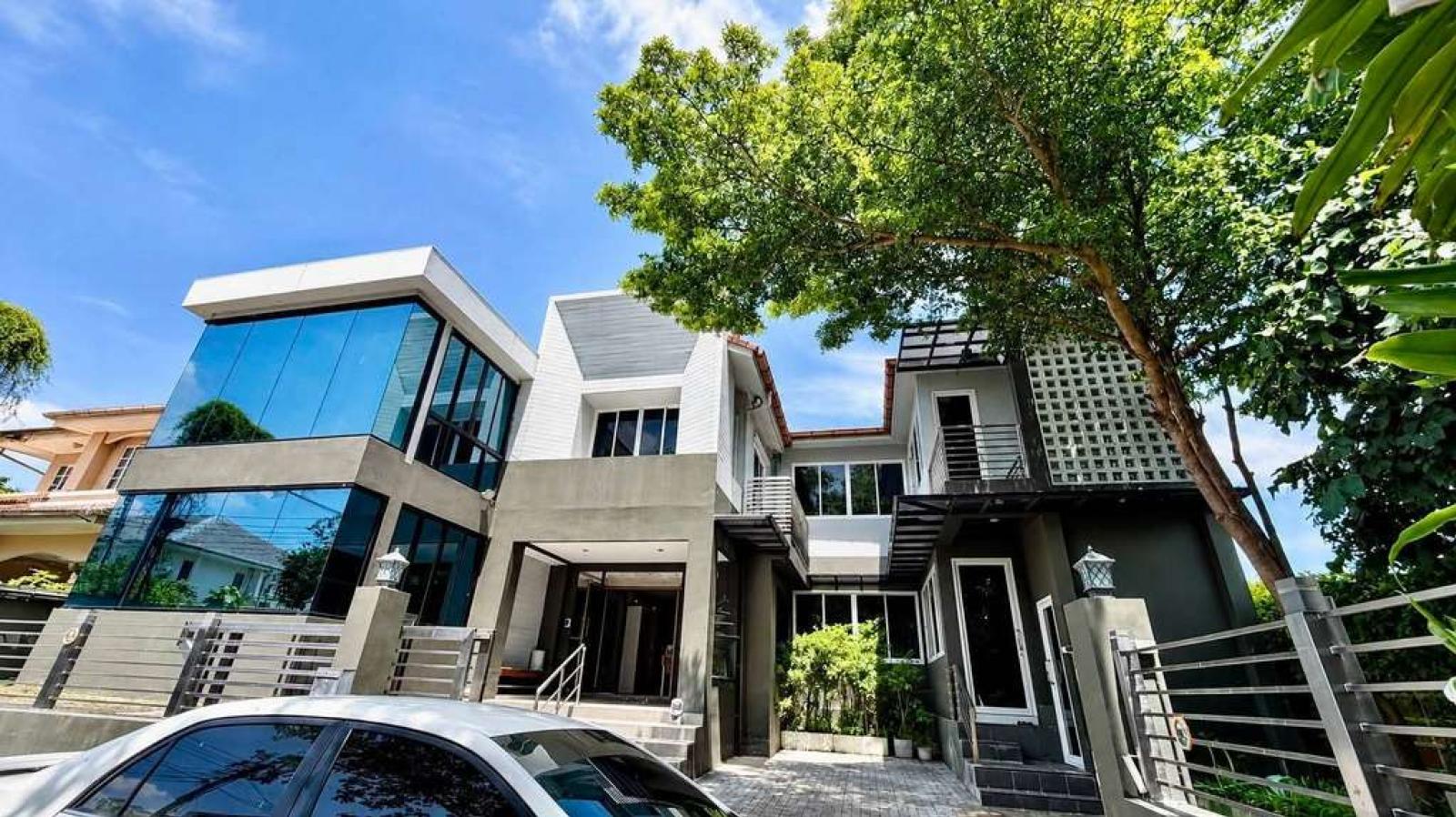 Chaiyapruek Ramintra – Watcharapol / 5 Bedrooms (FOR SALE) TAN918