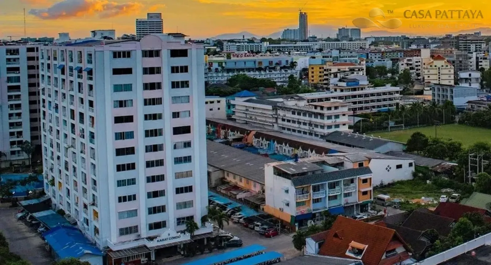 ขายคอนโด 9 Karat Condominium  พัทยากลาง ห้องกว้างวิวสระว่ายน้ำ