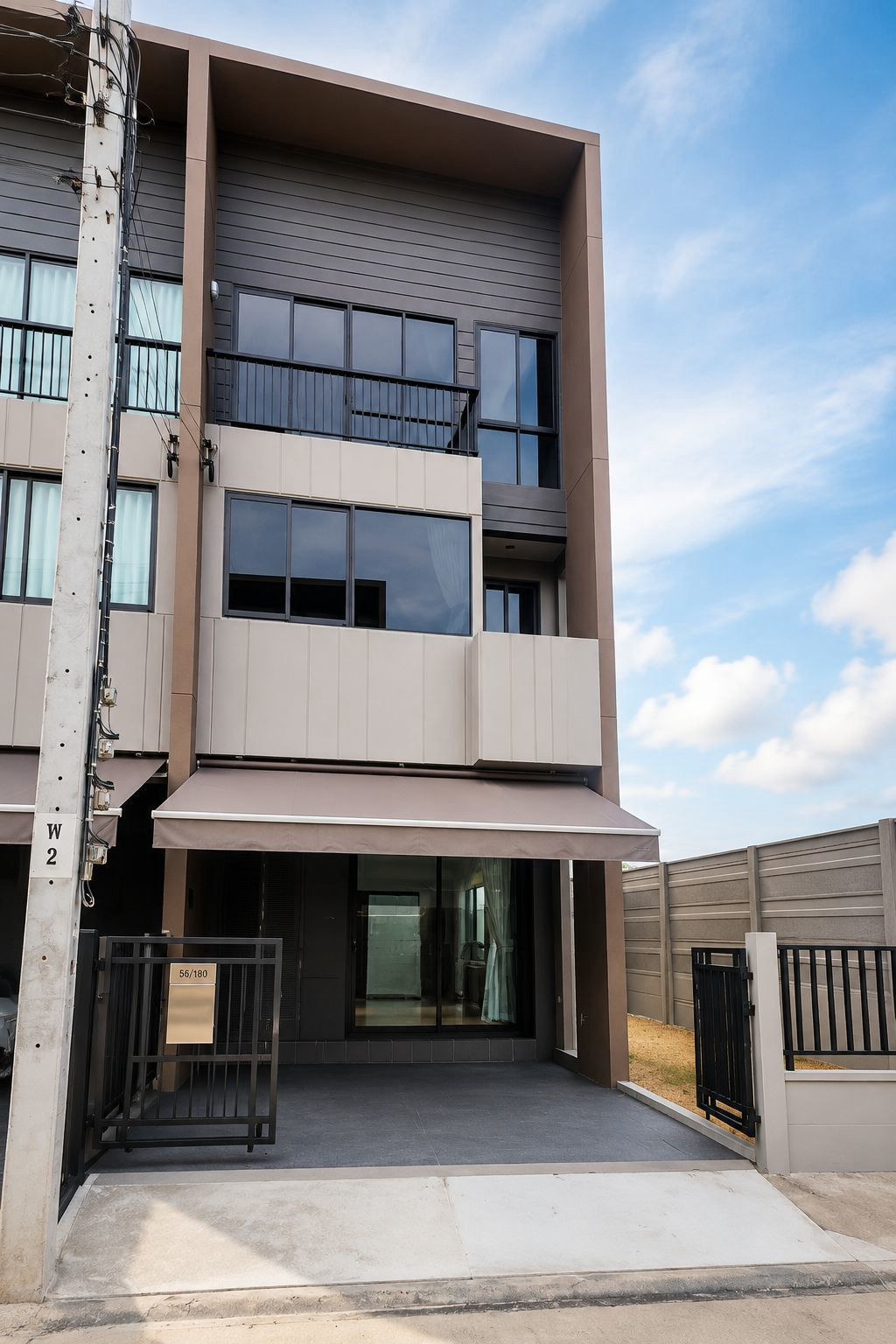 🏡 Beautiful 3-Storey Corner Townhome for Sale – Only THB 8.5 Million! ✨ Immaculate Condition | Extra Side Space | Move-in Ready! 🏡 Beautiful 3-Storey Corner Townhome for Sale – Only THB 8.5 Million! ✨ Immaculate Condition | Extra Side Space | Move-in Ready!