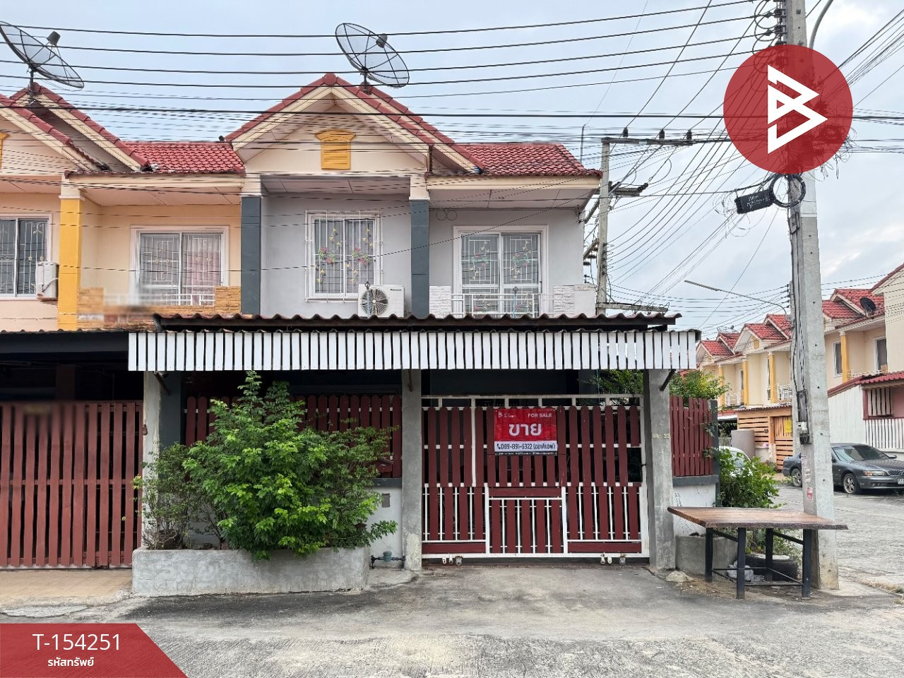 Townhouse for sale Siwarat Village 10, Bang Khaem, Nakhon Pathom, ready to move in.
