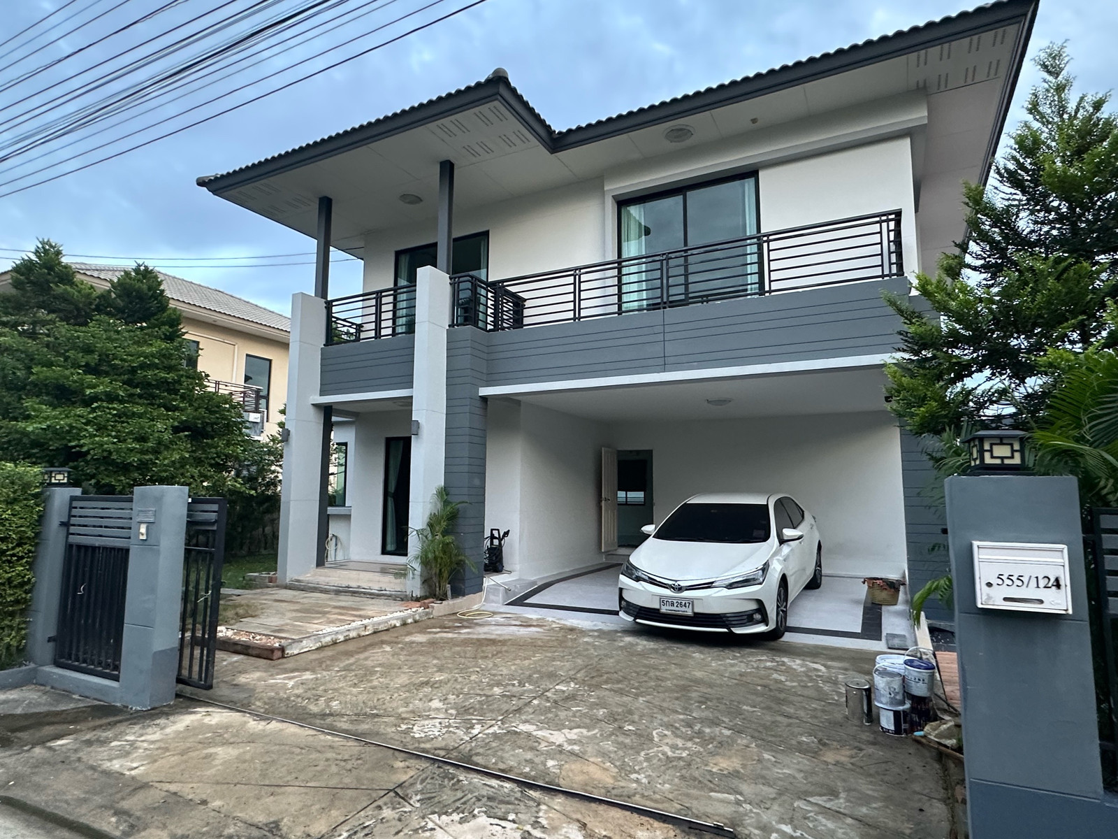 ให้เช่าบ้านเดี่ยว บ้านฟ้ากรีนพาร์ค รอยัล ธนบุรีรมย์ ใกล้บิ๊กซีประชาอุทิศ 90 และ มจธ. พื้นที่ใหญ่ 74 ตร.ว. รีโนเวทใหม่ ให้เช่าบ้านเดี่ยว บ้านฟ้ากรีนพาร์ค รอยัล ธนบุรีรมย์ ใกล้บิ๊กซีประชาอุทิศ 90 และ มจธ. พื้นที่ใหญ่ 74 ตร.ว. รีโนเวทใหม่