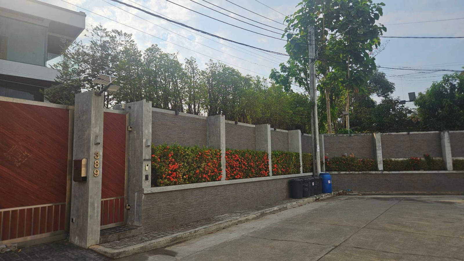 Single house for sale, Lasalle location, complete with furniture. Beautiful garden with a relaxation pavilion Shady atmosphere Ready to move in Single house for sale, Lasalle location, complete with furniture. Beautiful garden with a relaxation pavilion Shady atmosphere Ready to move in