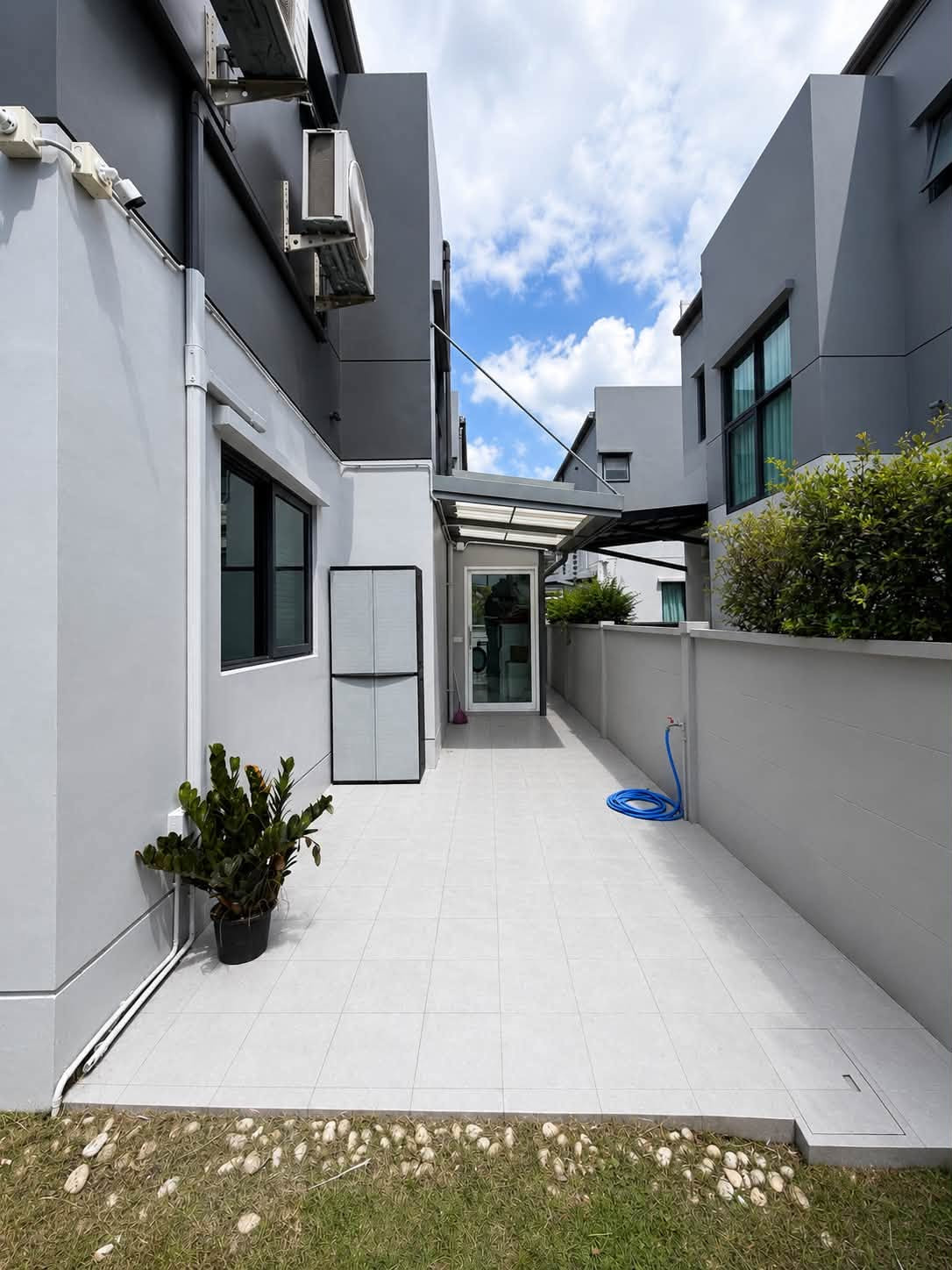 บ้านเดี่ยวให้เช่า Centro Bangna เฟส 1 Modern Minimal Style  Fully Furnished  Ready to Move In บ้านตำแหน่งส่วนตัว ไม่มีบ้านตรงข้าม – รูปที่ 2