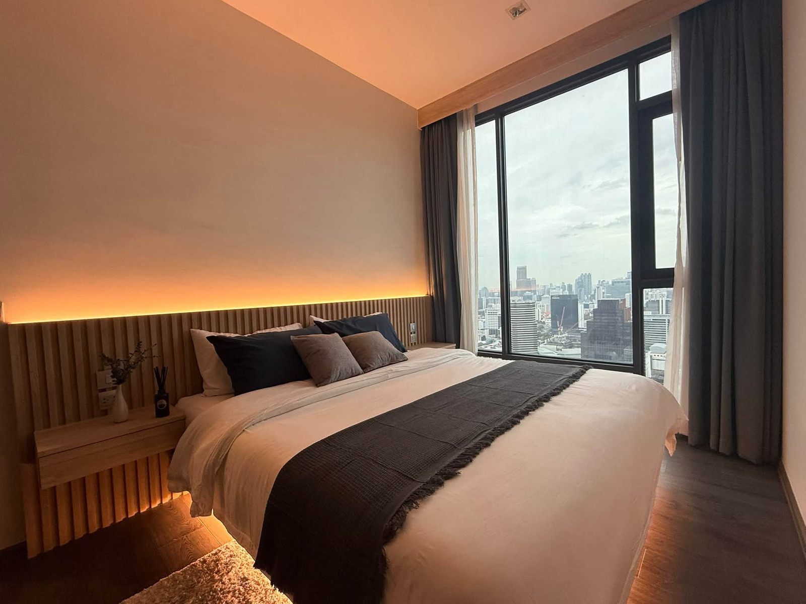 For rent The Address Siam-Ratchathewi Siam-Ratchathewi 2 Bed 2 Bath 69 sq.m. Floor 40+