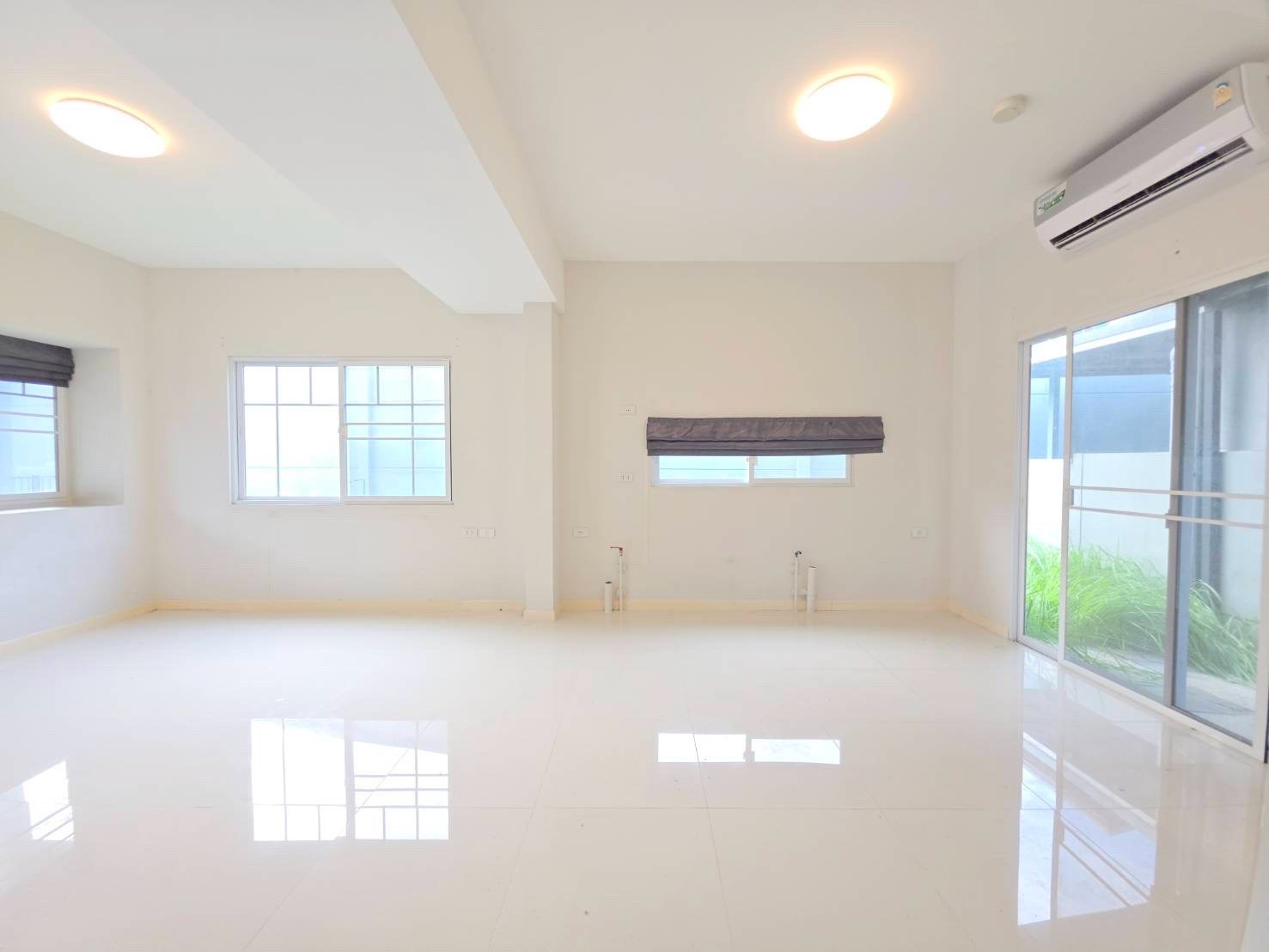 💥For Sale 3.99MB💸  🏡 Villaggio ศรีนครินทร์–บางนา 333/158 ซ.10/2 . ทาว์นโฮมหลังริม  โครงการคุณภาพ Land & Houses 📍 หลังเมกาบางนา เพียง 10 นาที 🏠  ✅️ แถมแอร์ 2 ตัว – รูปที่ 4