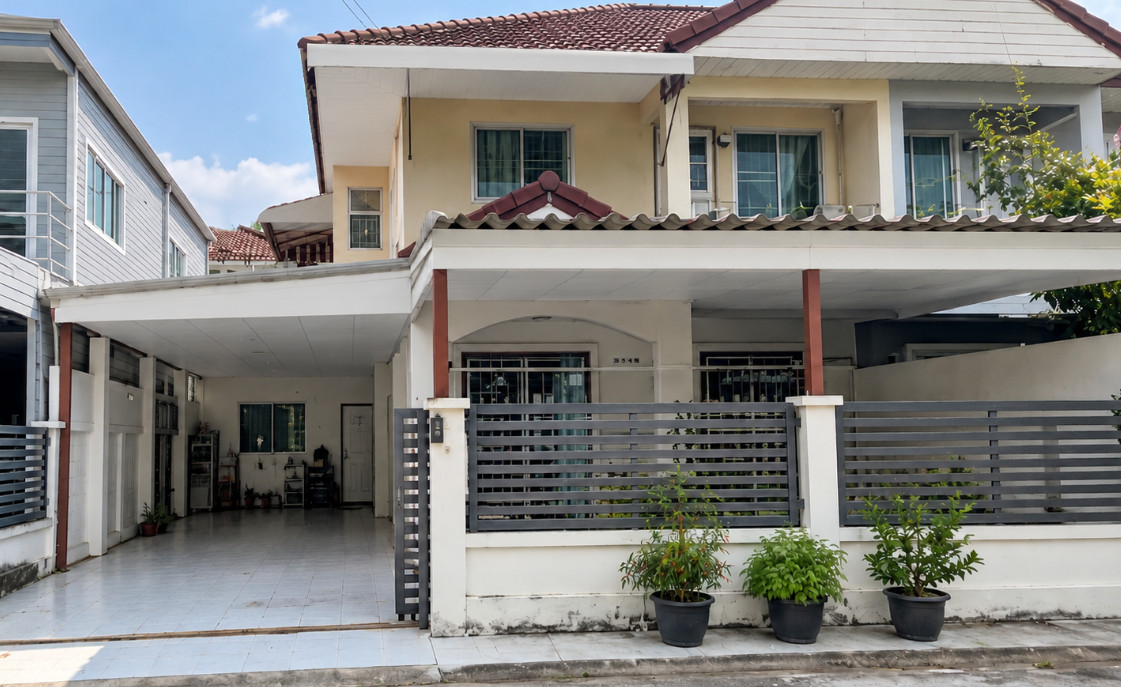 Somprasong Village, Ban Chang, Pathum Thani Province, size 40 square wah, price 2.62 million baht. Somprasong Village, Ban Chang, Pathum Thani Province, size 40 square wah, price 2.62 million baht.