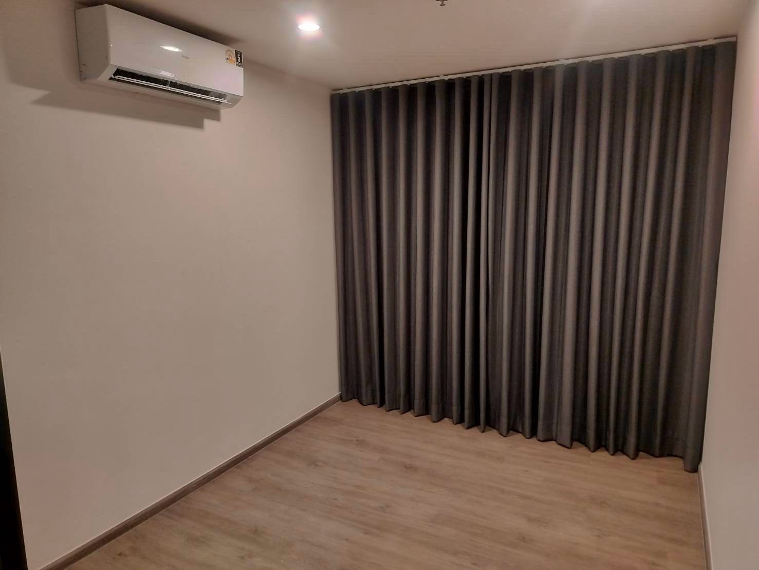 ให้เช่า รีเจ้นโฮม วุฒากาศ ชั้น 12 ห้องเปล่า 8,000 บ/ด  – รูปที่ 2
