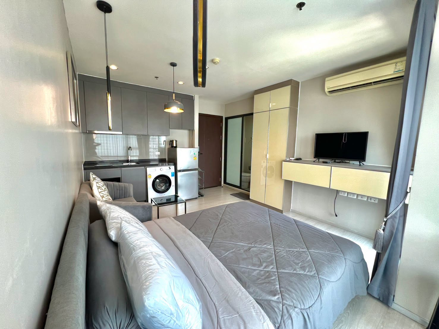 For rent • 𝐑𝐇𝐘𝐓𝐇𝐌 𝐀𝐒𝐎𝐊𝐄 | 𝘚𝘵𝘶𝘥𝘪𝘰 23 𝘚𝘲𝘮, 𝘔𝘙𝘛 Rama 9 (Add LINE : aae.mmproperty) – รูปที่ 4