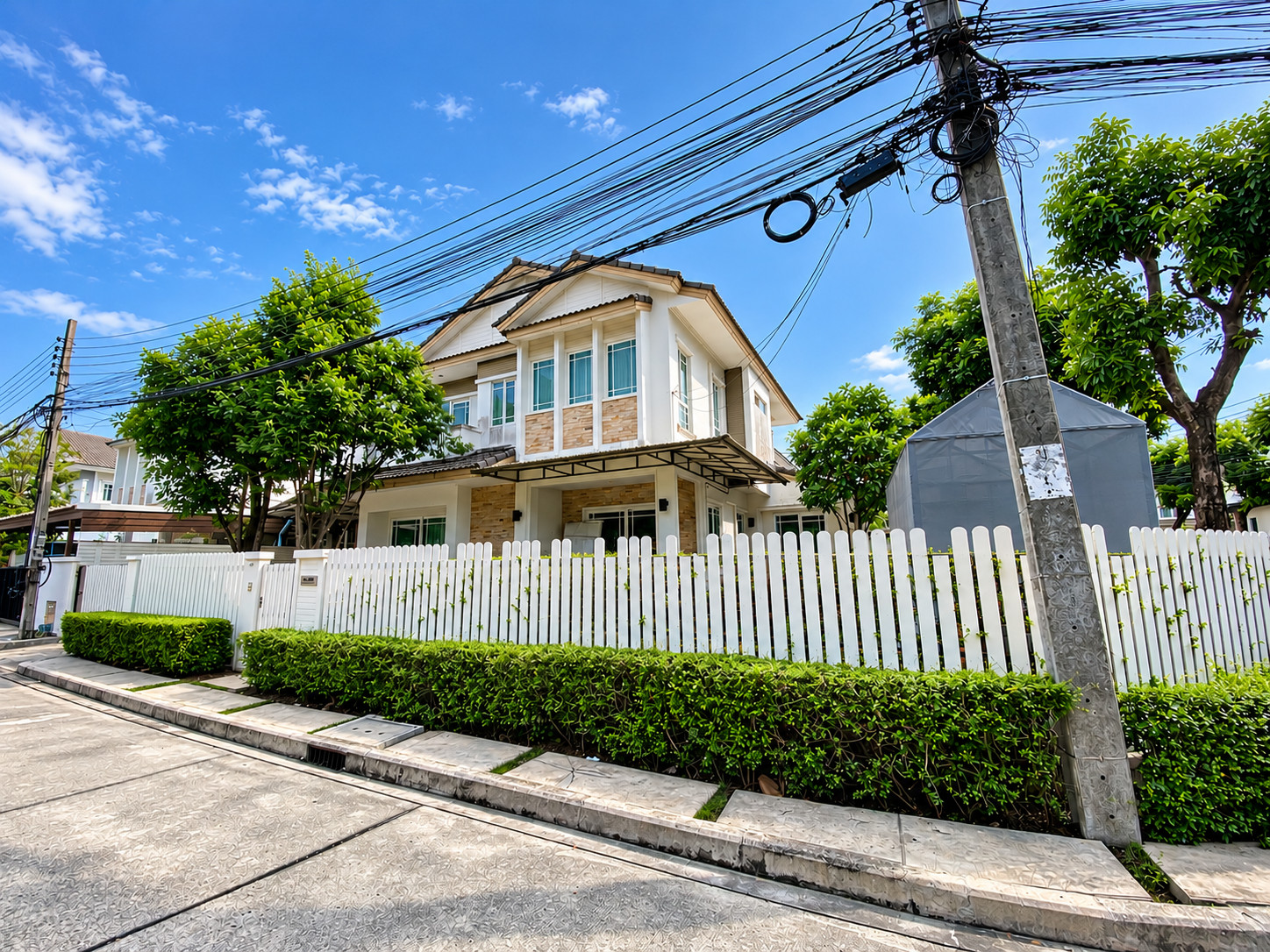 For Rent: Mantana Ramintra–Wongwaen | Fully Furnished Detached House 2-Storey Detached House | Garden-Facing | Main Road Location For Rent: Mantana Ramintra–Wongwaen | Fully Furnished Detached House 2-Storey Detached House | Garden-Facing | Main Road Location