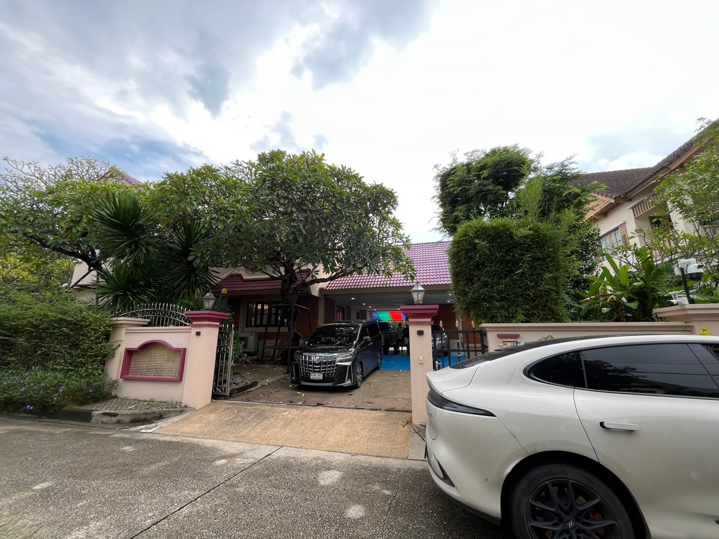 J140|บ้านเดี่ยว 2 ชั้น ลัดดารมย์ ปิ่นเกล้า ใกล้ MRT สถานีสามแยกบางใหญ่ บางกรวย (ราคา 39,000,000 บาท) J140|บ้านเดี่ยว 2 ชั้น ลัดดารมย์ ปิ่นเกล้า ใกล้ MRT สถานีสามแยกบางใหญ่ บางกรวย (ราคา 39,000,000 บาท)
