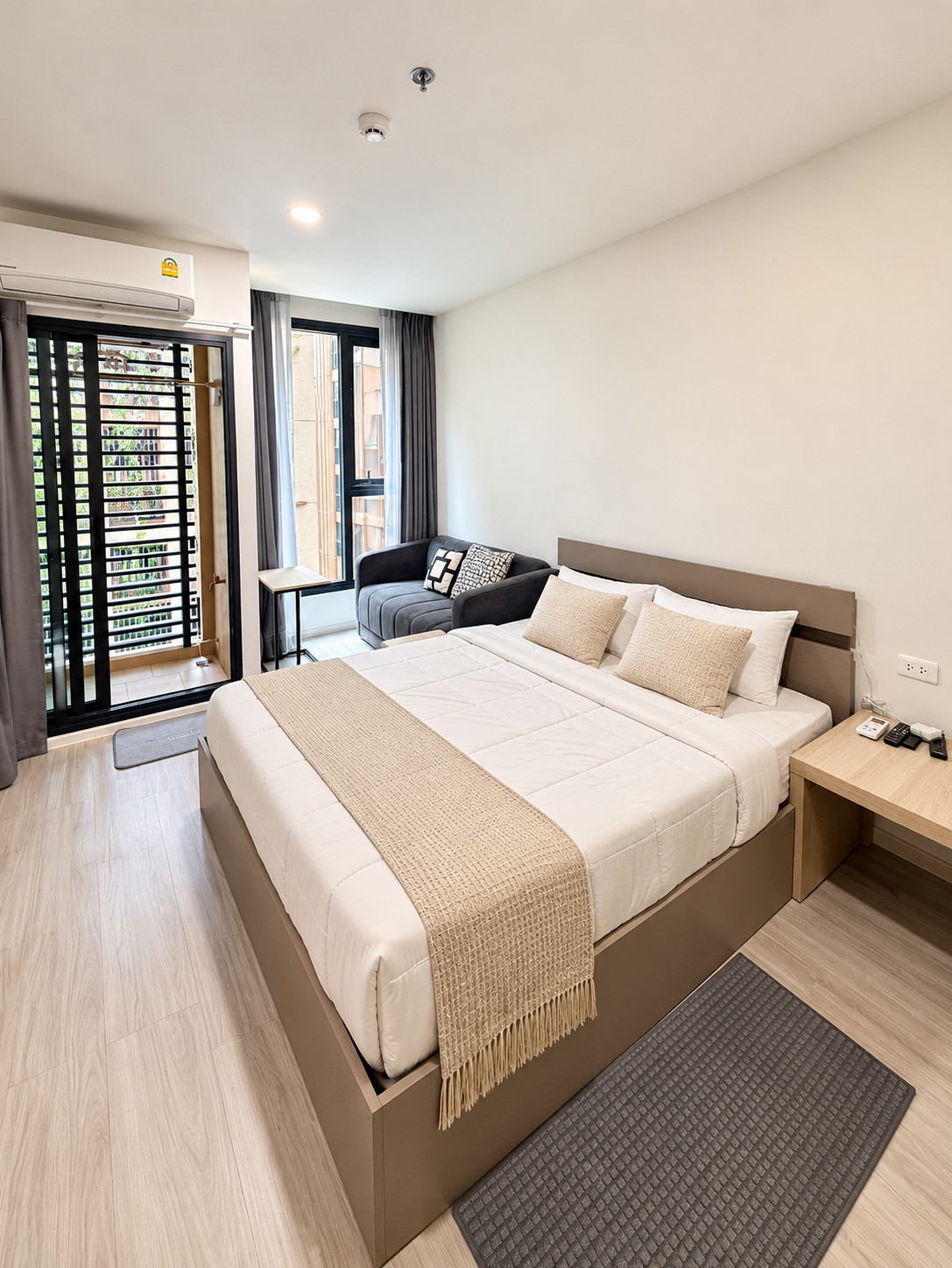 City-View Denim Jatujak Studio Near BTS | Tenanted, 6.64% ROI, View Today! - U6837330 City-View Denim Jatujak Studio Near BTS | Tenanted, 6.64% ROI, View Today! - U6837330