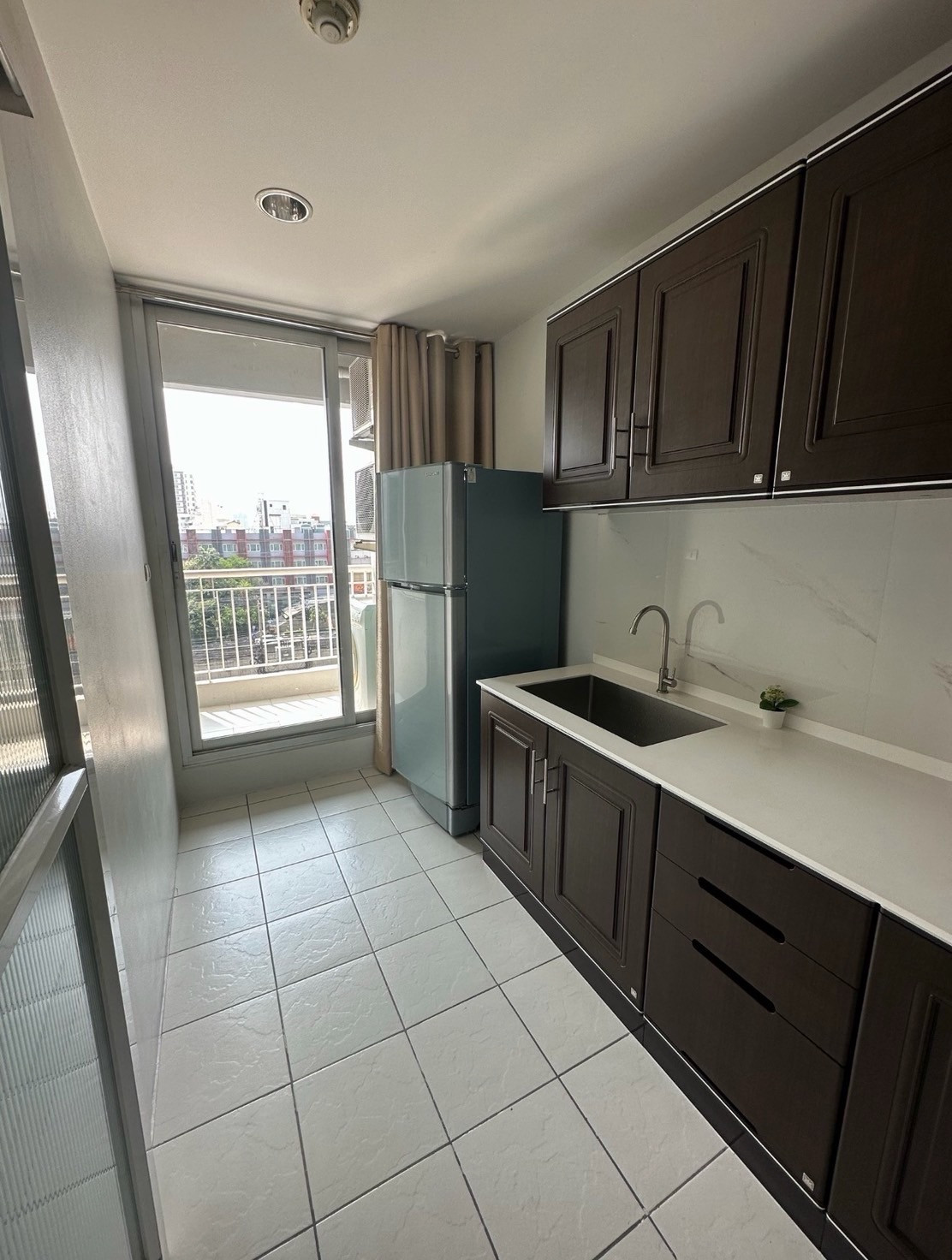 for Rent : Life ratchada-Huaikwang 1bed1bath please call : 095-3905490