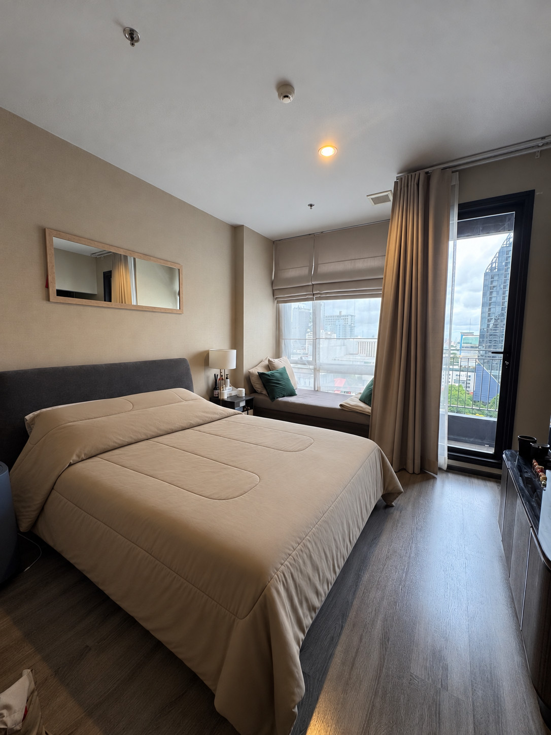 🏙️ ปล่อยเช่าคอนโด IDEO mobi รางน้ำ | ชั้น 16 | Fully Furnished พร้อมเข้าอยู่ ✨ 📍 คอนโดทำเลใจกลางเมือง ใกล้ BTS อนุสาวรีย์ชัยสมรภูมิ เดินทางสะดวก เหมาะสำหรับบุคลากรทางการแพทย์และคนทำงานที่มองหาคอนโดในทำเลดี พร้อมเฟอร์นิเจอร์และเครื่องใช้ไฟฟ้าครบครัน  – รูปที่ 3