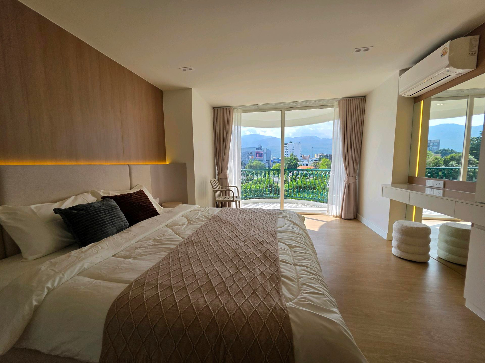 Owners Post : Hillside 4 วิวดอย** ชั้น5
45 ตรม ห้องตกแต่งใหม่ทั้งหมด