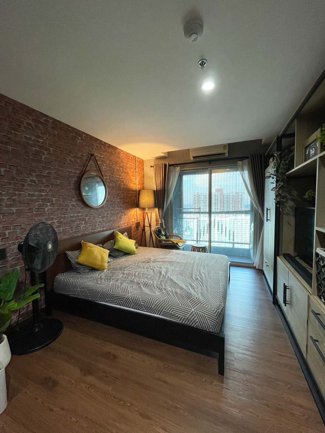 ขายห้องชุด ที่อัสสกาญจน์ เพลส ศรีนครินทร์ ตกแต่งแบบ Loft