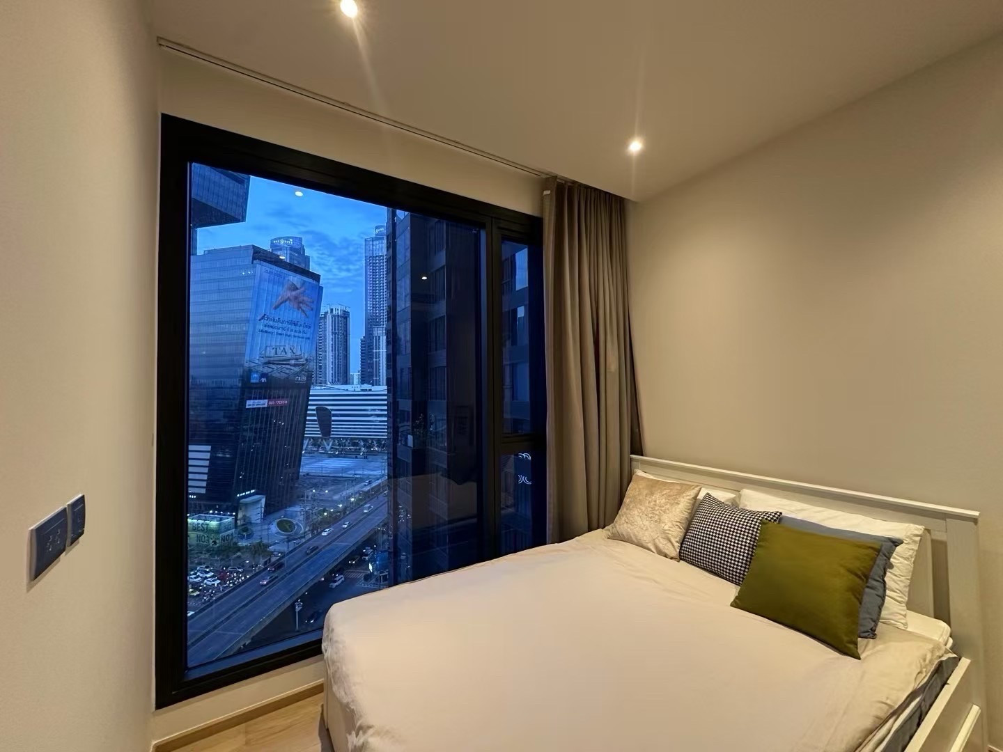 🔥HotDeal🔥AshtonAsokeRama9 (1bed1bath) 43sq.m. 30,000.-✅NearMrtRama9 NearCentralRama9 📲092-6289149