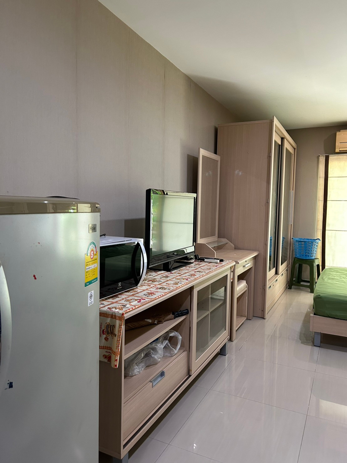 Very good room, 2nd floor, shady parking lot view 📢 Line : @085pucam / 0627941024 🥳 YKP Rental Condo – รูปที่ 4