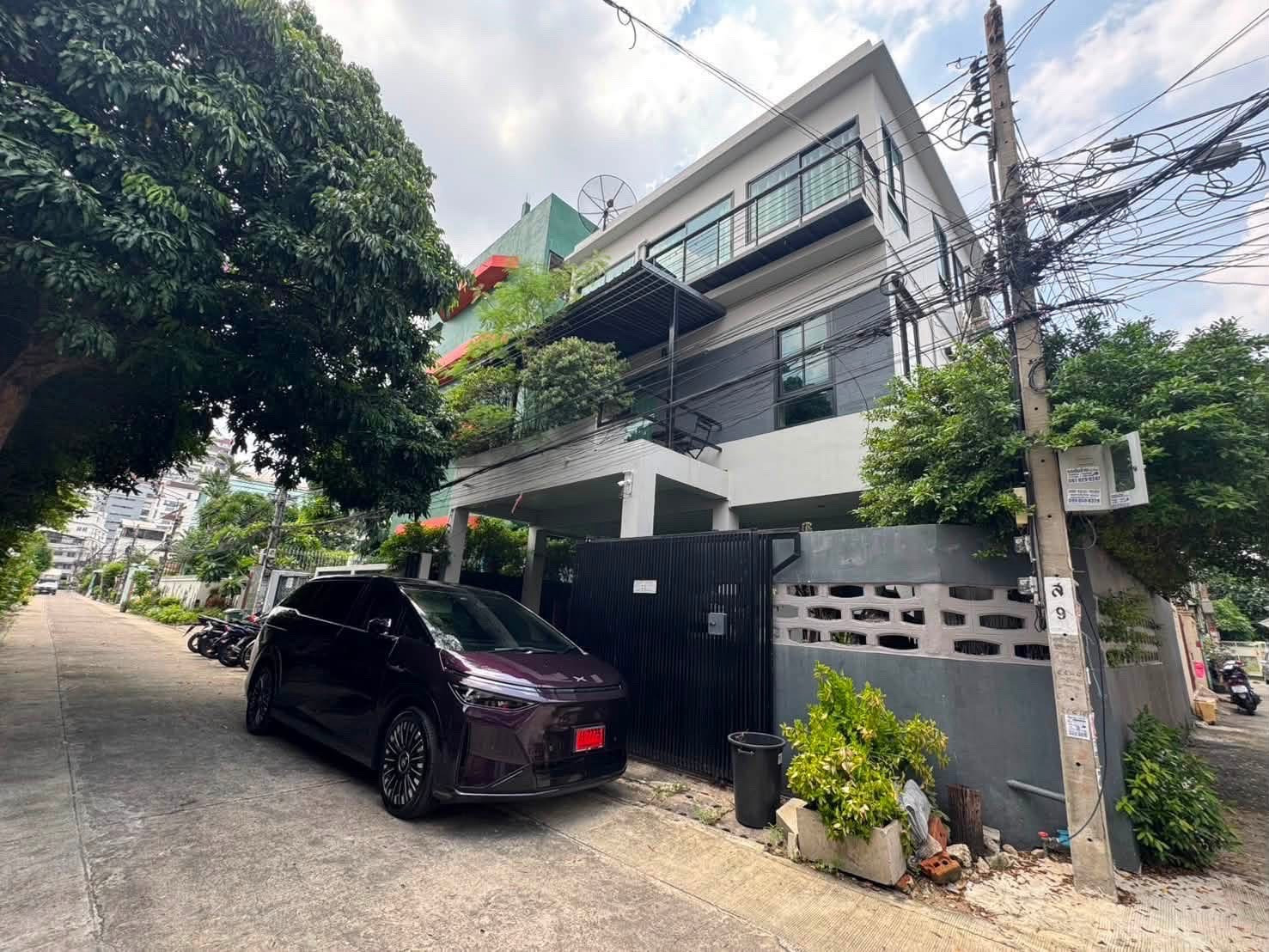 บ้านเดี่ยวห้วยขวาง 3ชั้นใกล้ตลาดห้วยขวาง MRTห้วยขวาง ม.หอการค้า มี 4ห้องนอน 3ห้องน้ำ พร้อมเข้าอยู่ ✨ บ้านเดี่ยวห้วยขวาง 3ชั้นใกล้ตลาดห้วยขวาง MRTห้วยขวาง ม.หอการค้า มี 4ห้องนอน 3ห้องน้ำ พร้อมเข้าอยู่ ✨