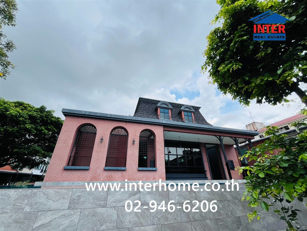 2-story townhouse, 18.9 sq m, Siri Place Village. Bangna-Theparak Near Bangna Hospital, near Mega Bangna, Soi Khajonwit, Theparak Road, Srinakarin Road, Bang Phli, Samut Prakan.