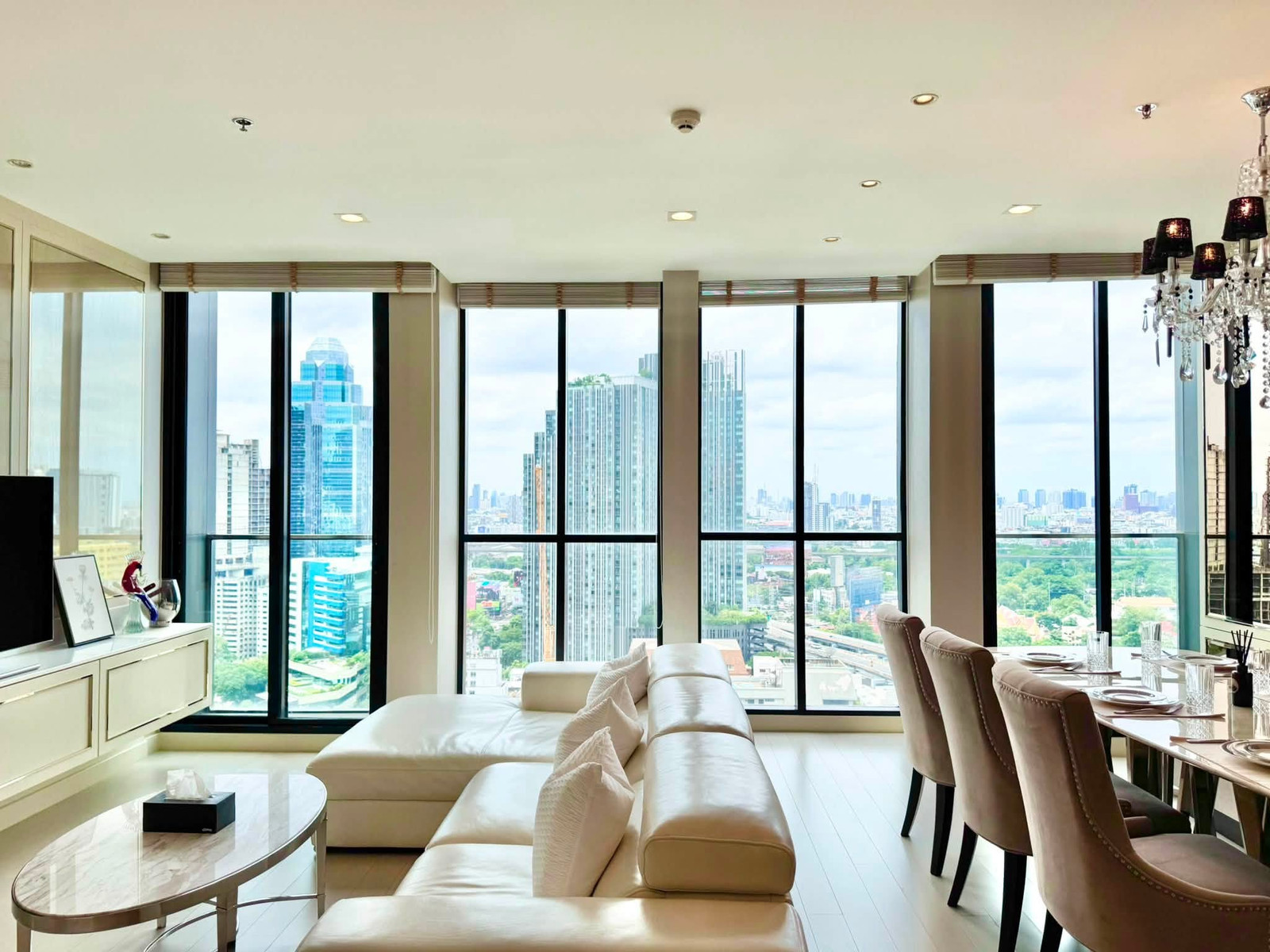 คอนโดให้เช่า Noble Ploenchit ใกล้ BTS Ploenchit - 2 ห้องนอน – รูปที่ 3