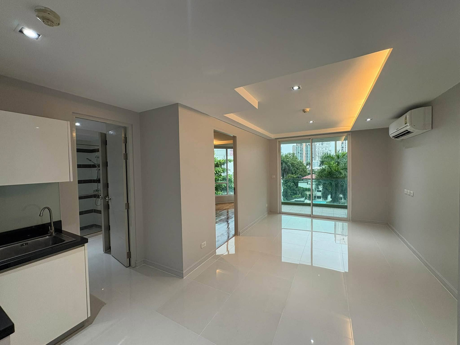 ขายคอนโด Beverly 33 Condo Low Rise ห้องมุม รีโนเวทใหม่ วิวไม่บล็อก ขายคอนโด Beverly 33 Condo Low Rise ห้องมุม รีโนเวทใหม่ วิวไม่บล็อก