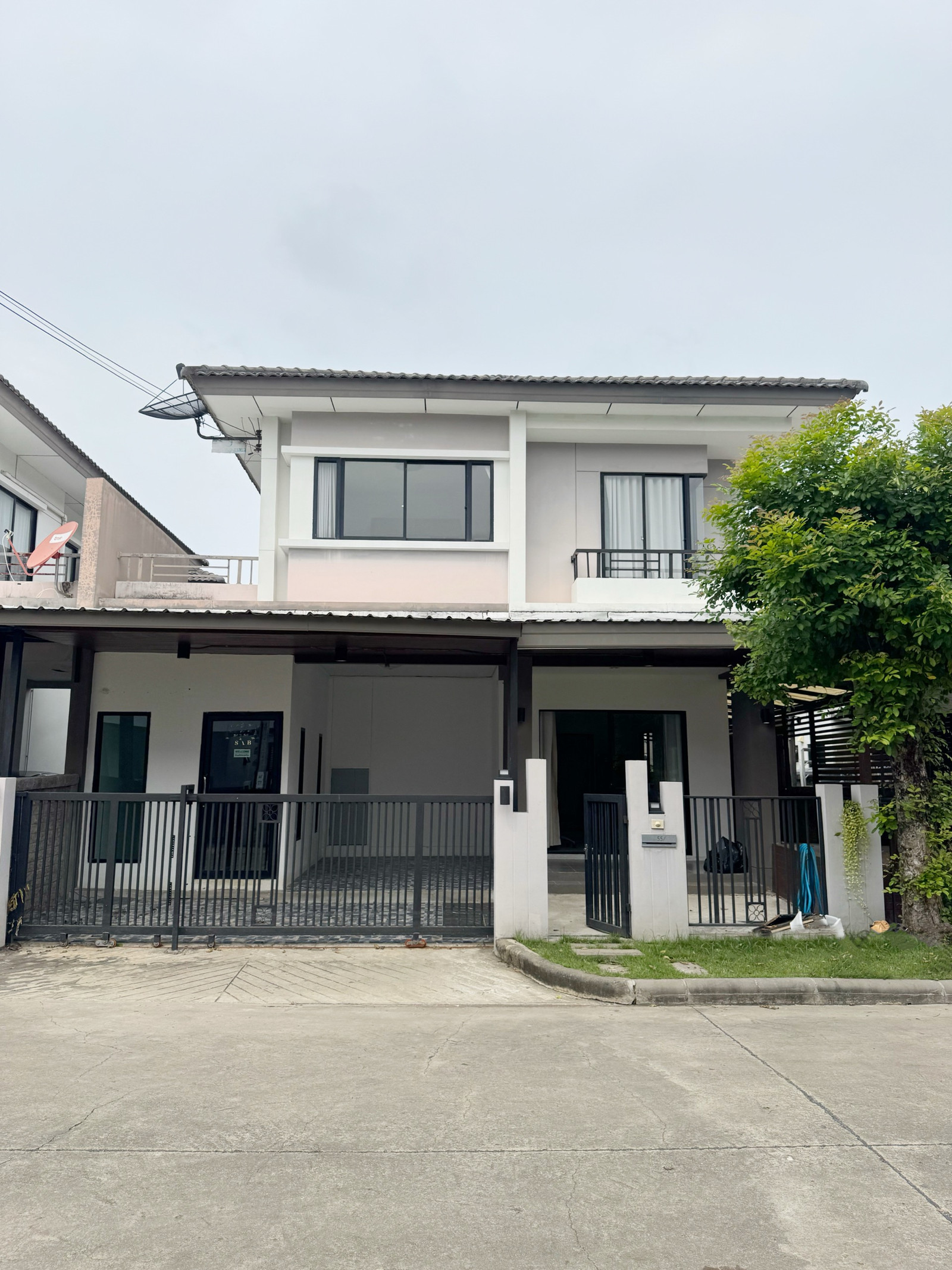 Single house for rent, ready to move in 💚 3 bedrooms, 2 bathrooms, with additional kitchen ready. (23,000/month)