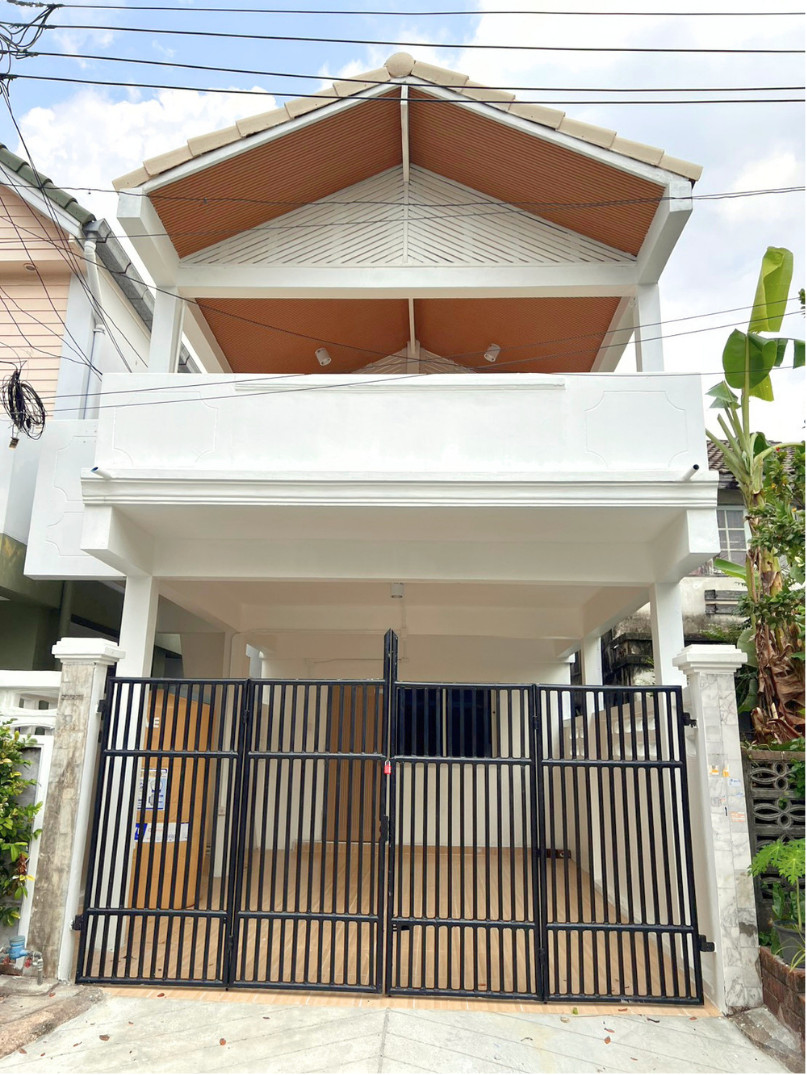 Newly renovated townhouse, minimalist style 😍 Phutthamonthon Sai 2, Soi 7 🌟 Chom Duean Village 🎀 25 sq m.