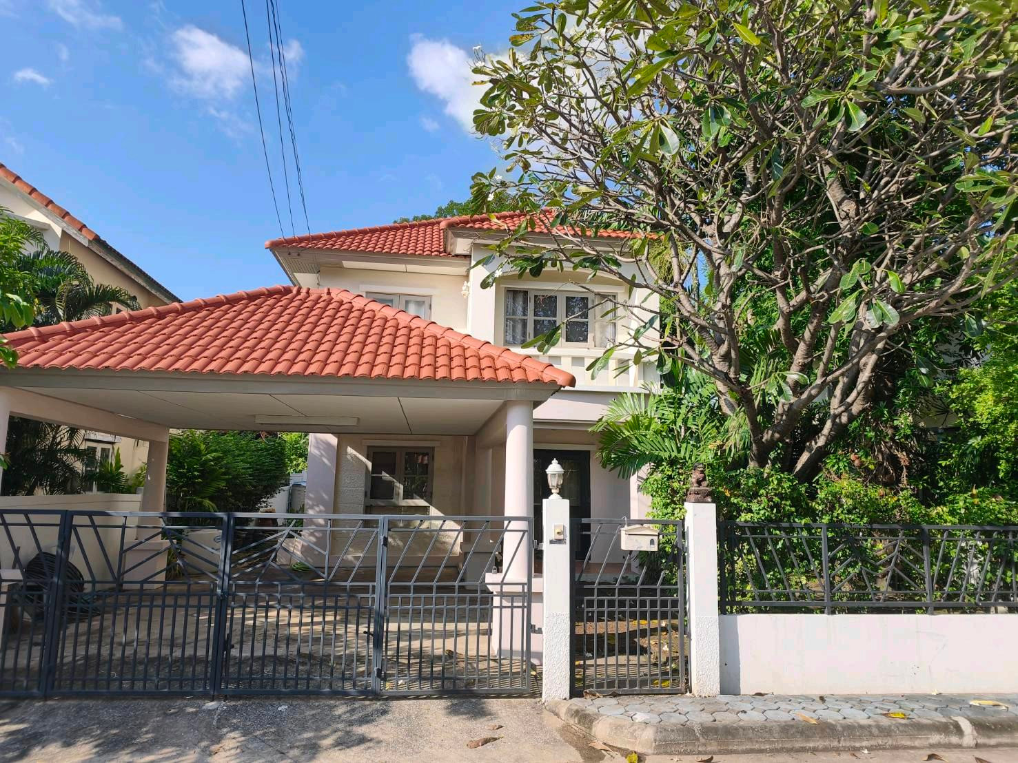 ขาย บ้านเดี่ยวพร้อมอยู่ 3 นอน 3 น้ำ 63.6 ตร.วา ร่มรื่น สวยงาม น้ำไม่ท่วม