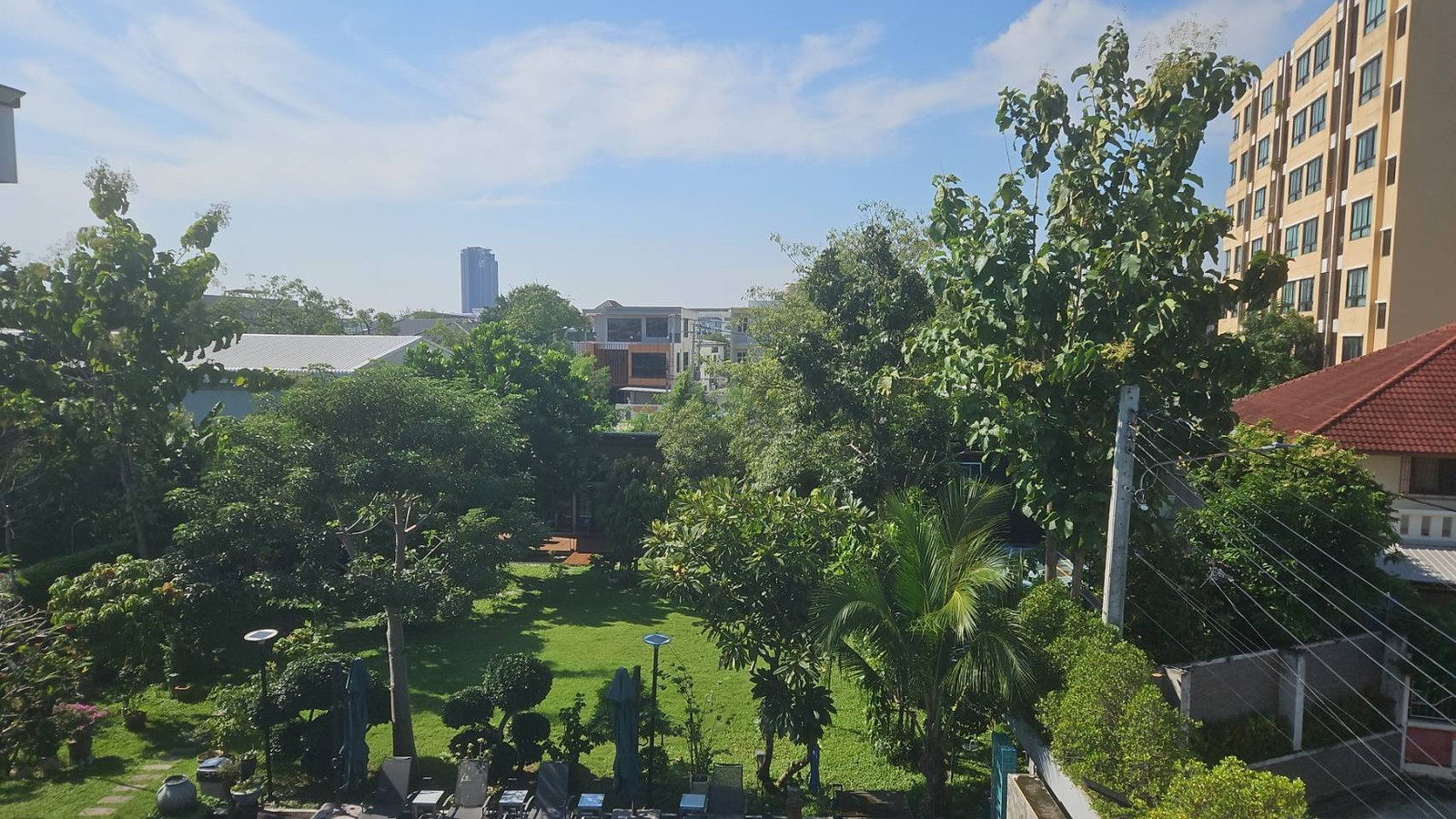 ขายทีดินหมู่บ้านศรีพงษ์ ซอยลาซาล 46 ขายทีดินหมู่บ้านศรีพงษ์ ซอยลาซาล 46