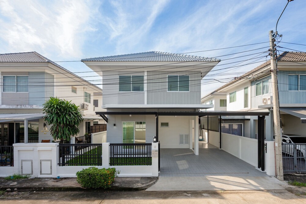 Semi-detached house for sale, Perfect Park Rama 5-Bang Yai, Phase 5 (Soi Wat Phra Non), in front of the house does not collide with anyone, large project, has a lake, 7-Eleven, good atmosphere, nice to live in.