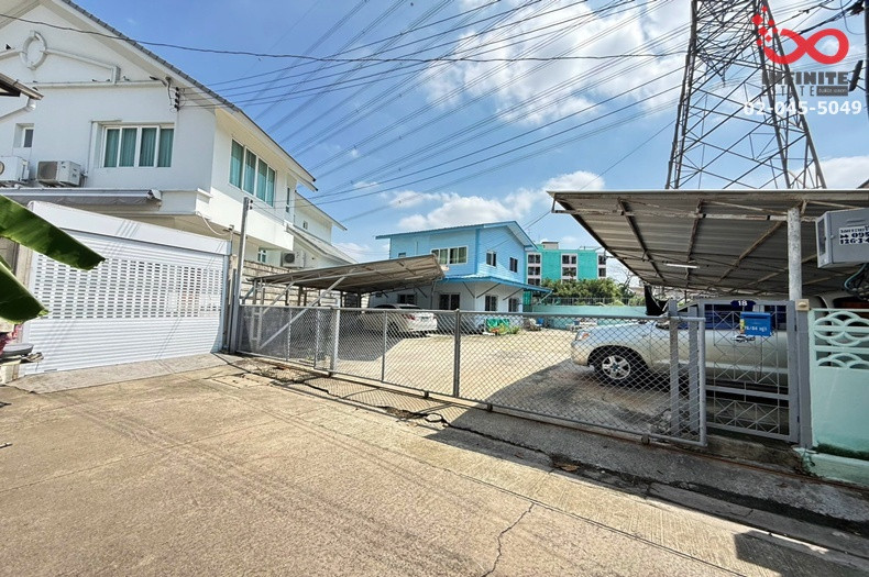 Land for sale with 2-story house, 92 sq m., Prachachuen Road, Soi Prachachuen, Nonthaburi 4, Ngamwongwan 27.