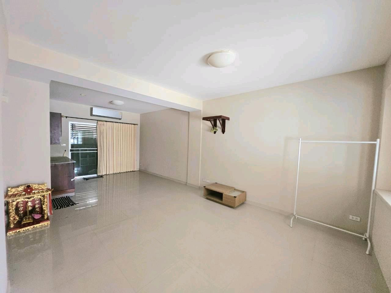 🏠ขาย ทาวน์โฮม 3 ชั้น Land & Houses โครงการบ้านใหม่ 1 พุทธบูชา 36  ขายตามสภาพ พร้อมอยู่ – รูปที่ 4