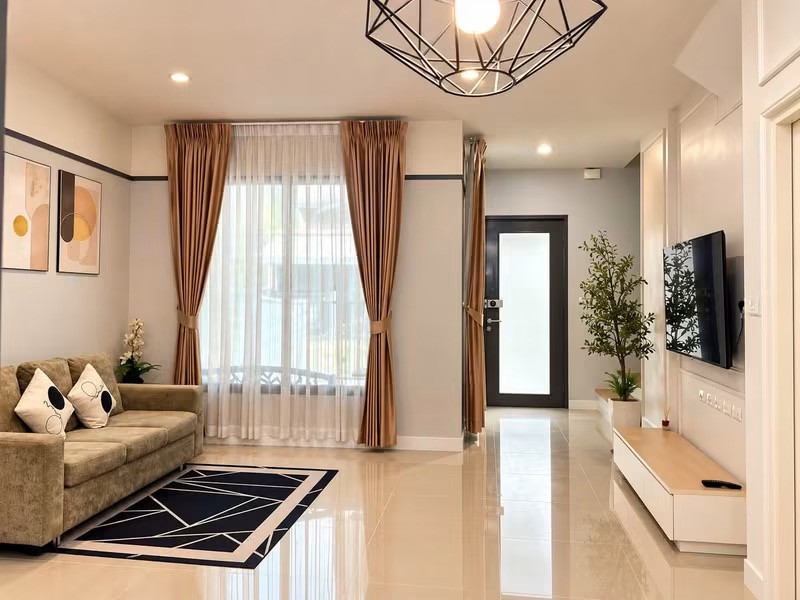 Townhome for rent, newly renovated, Pleno Sukhumvit-Bangna, beautifully decorated, behind MEGA Bangna.