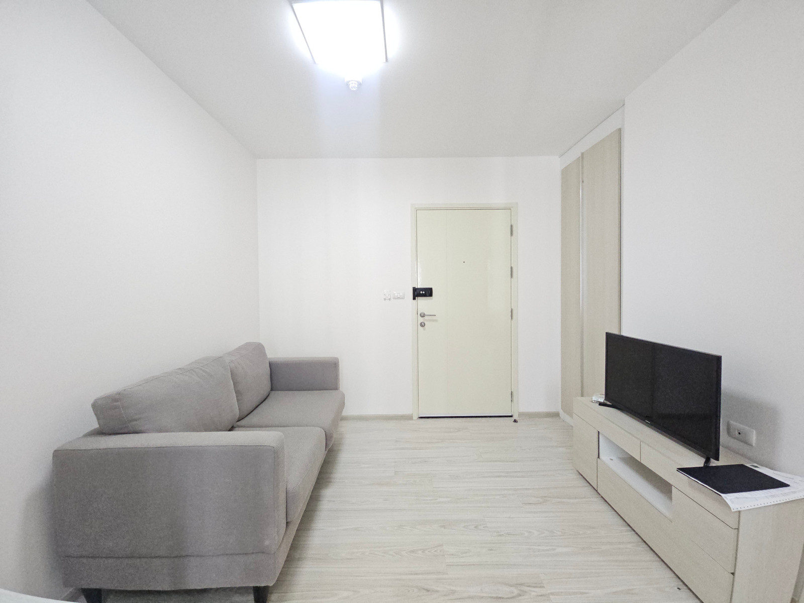 [Selling the cheapest price in the project! Yield 6%] Condo Aspire Rattanatibet 2 (Aspire Rattanatibet 2) size 30.72 sq m., swimming pool view, with furniture.