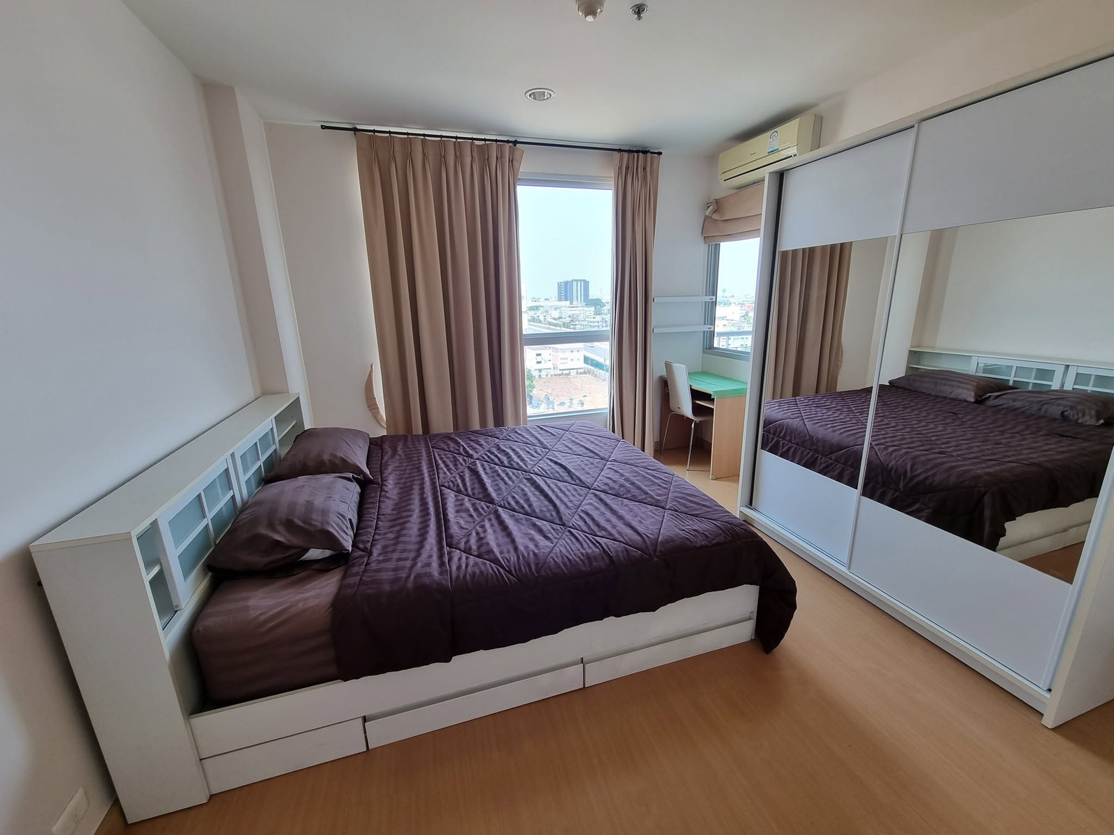 Life @ BTS Thapra, large room 42 sq m.