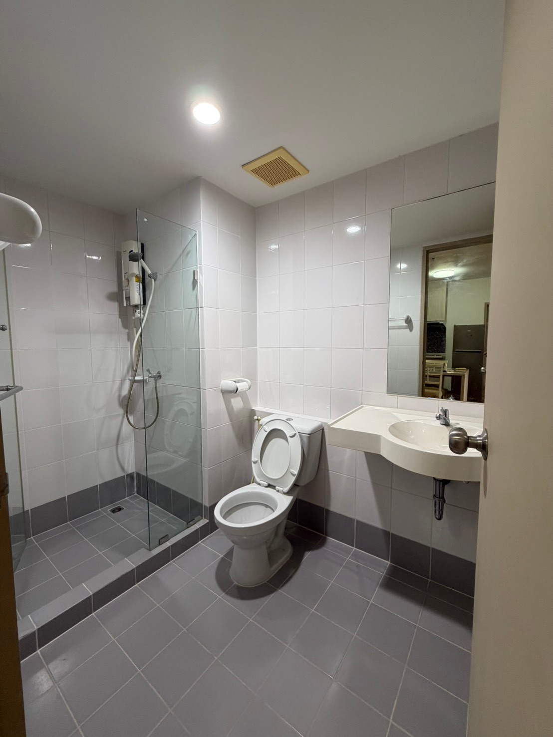 🏙️ ให้เช่าคอนโดริมแม่น้ำเจ้าพระยา วิวสวย ชั้นสูง 📍 CHAPTER ONE RATBURANA 33 🛏️ 2 ห้องนอน | 🚿 2 ห้องน้ำ – รูปที่ 3