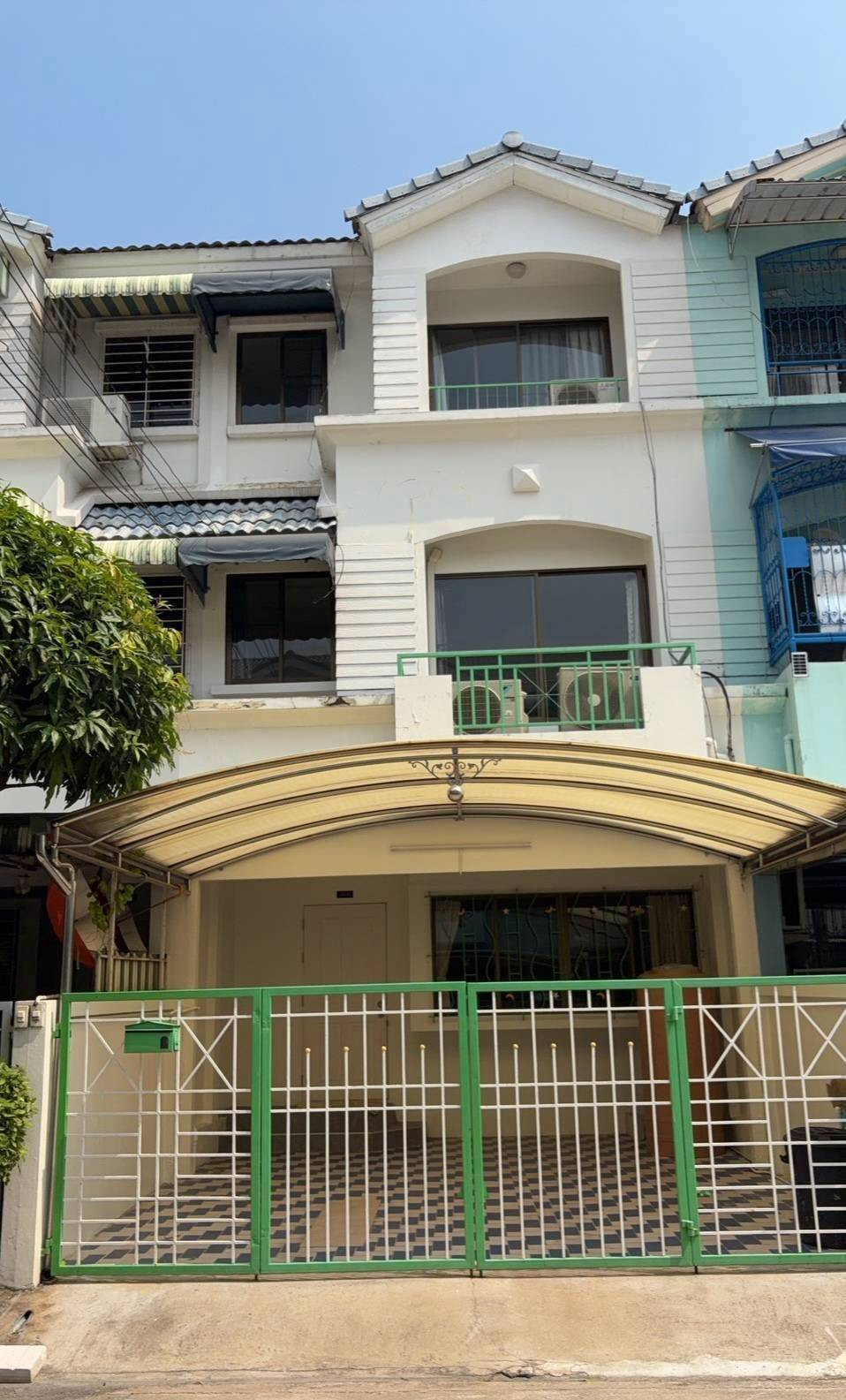 Townhome for rent Baan Klang Muang Rama 9 Soi 43, near The Nine Rama 9, only 3 minutes.