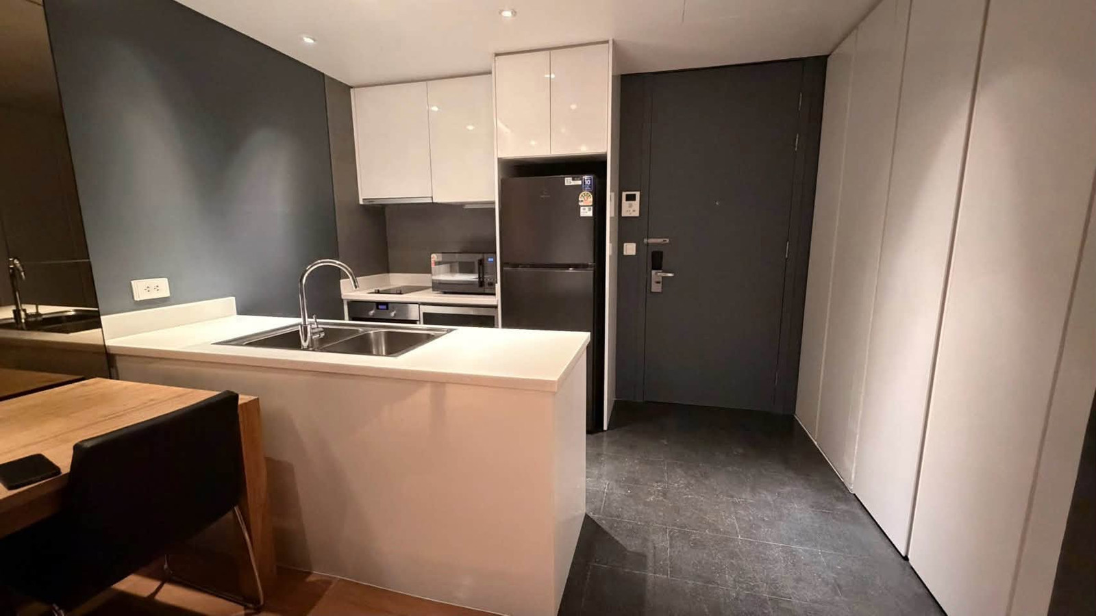 Aqua Residence Sukhumvit 49