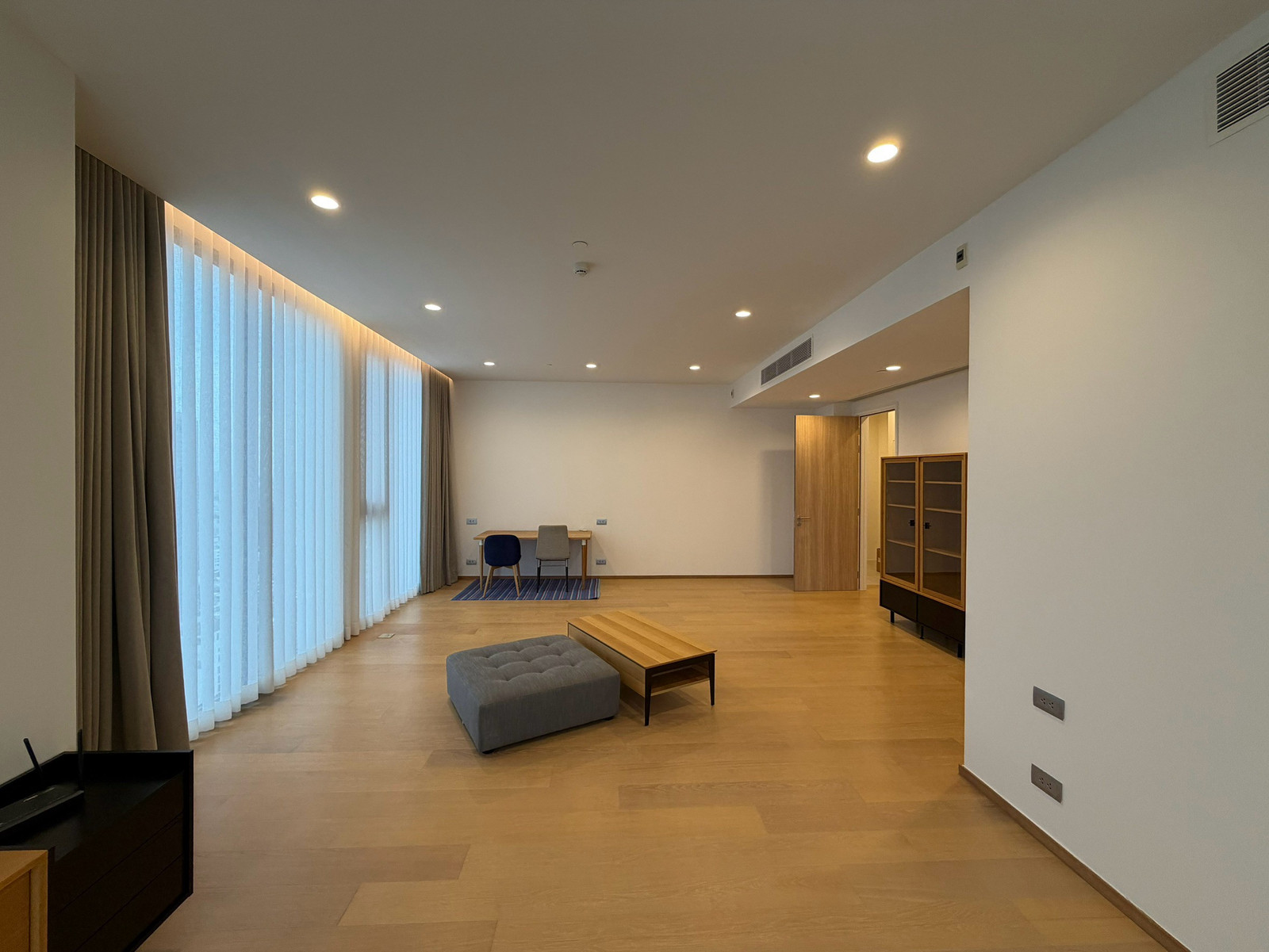 For Rent : ANIL Sathorn 12 550 sq m. **(accepting co-agent)** Floor 38,39