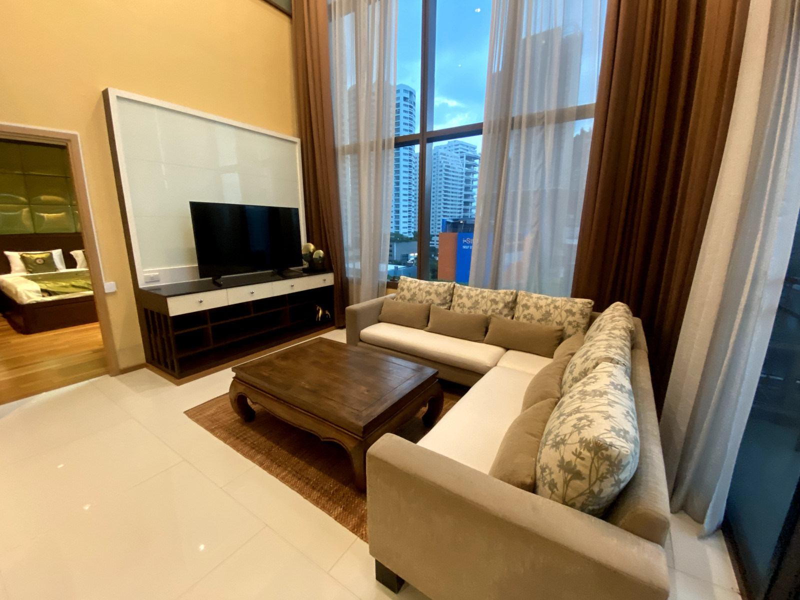 📍For Rent ✨The Emporio Place✨ 2 beds, 3 baths, size 135 sqm, Near BTS Phromphong (1 km), Tel.0982645161