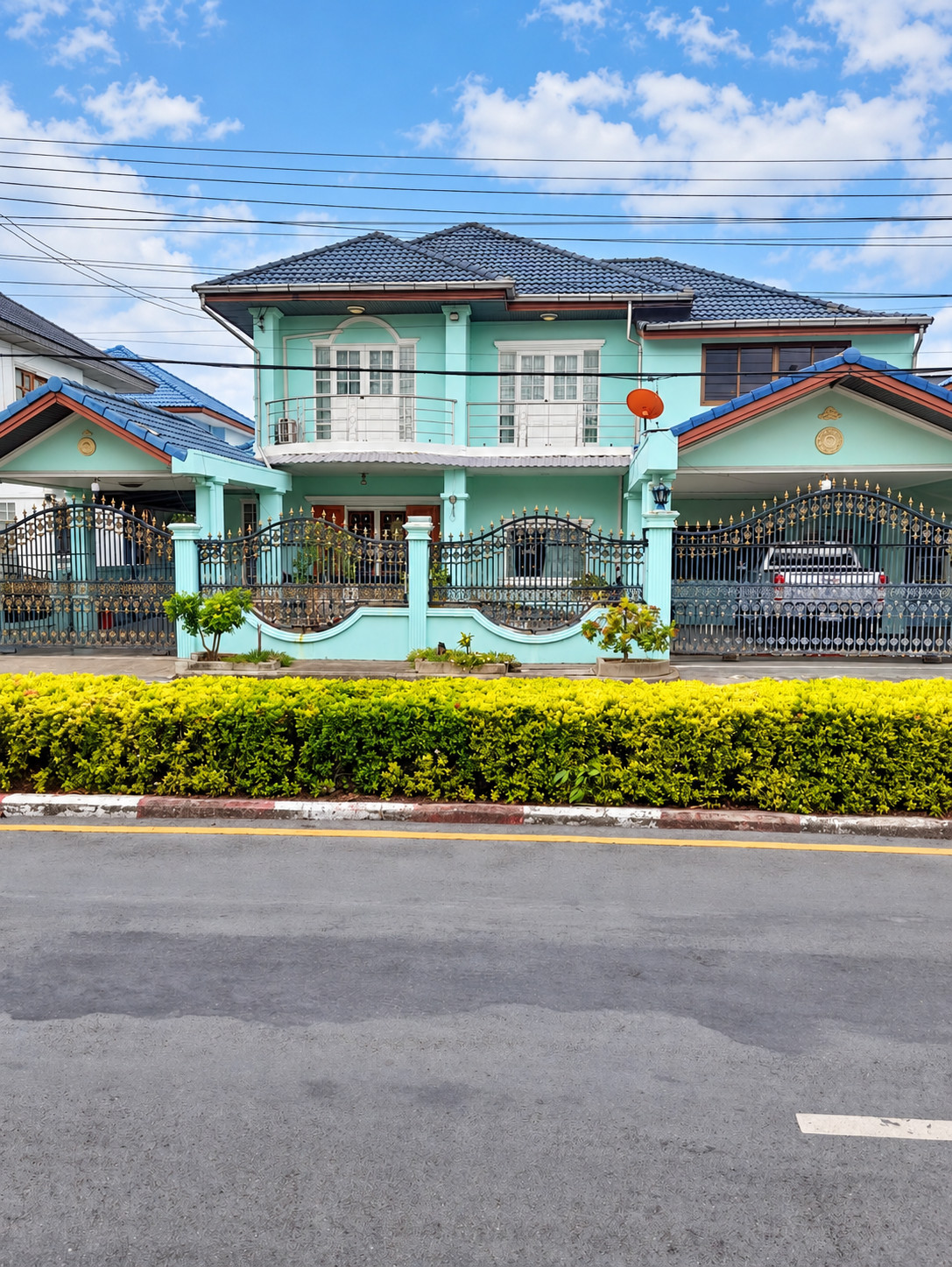 Big house, complete space for the whole family, special discount price 81 sq m. 2-story detached house for sale, Maneerin Village. Rattanathibet–Tha It Big house, complete space for the whole family, special discount price 81 sq m. 2-story detached house for sale, Maneerin Village. Rattanathibet–Tha It