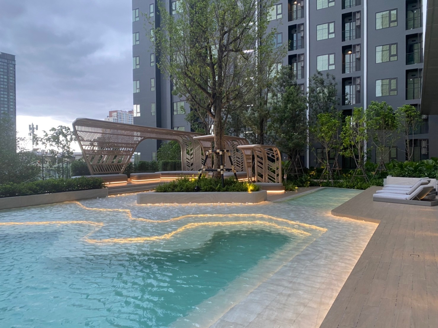 Best Price🔥Life Sathorn Sierra🔥 Available 1 NOV Best Price🔥Life Sathorn Sierra🔥 Available 1 NOV
