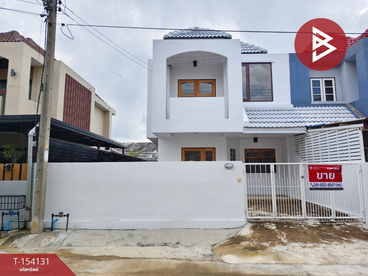 Semi-detached house for sale, Charoenkha Hua Pong Village, Ban Pong, Ratchaburi.