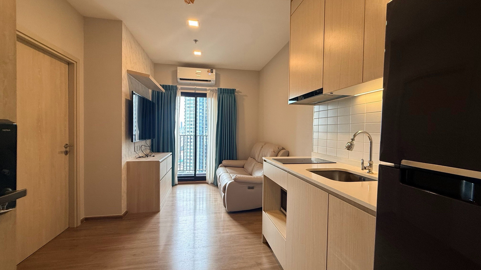 Condo for rent Pet Friendly Rama 9-Ramkhamhaeng, beautiful view, high floor.
