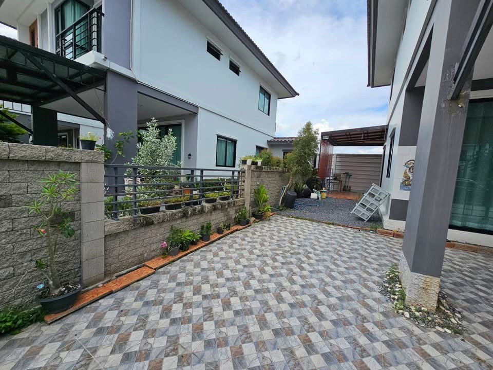 🏡✨ ให้เช่าบ้านเดี่ยว ฉัตรหลวง 16 รังสิต–คลอง 3 | CHATLUANG 16 บ้านเดี่ยวฟังก์ชันครบ 3 ห้องนอน 3 ห้องน้ำ มีสวนสีเขียว พร้อมพื้นที่ส่วนตัว ไม่ติดเพื่อนบ้านด้านข้าง จอดรถได้ถึง 3 คัน! – รูปที่ 2