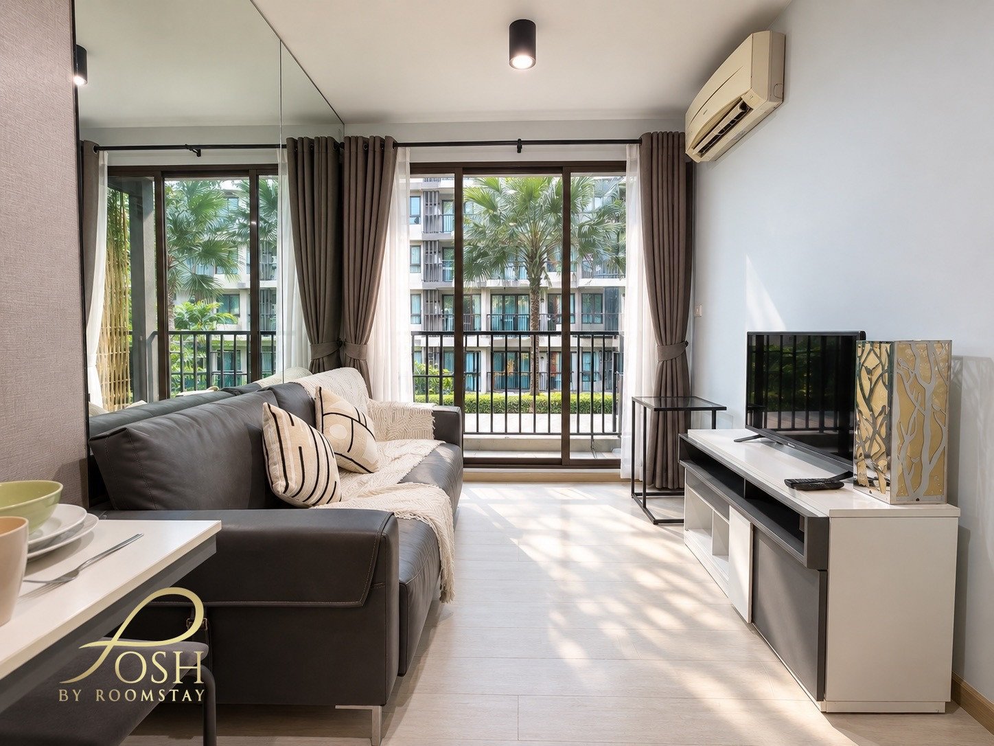 ZCAPE3 (1Bedroom) is located in central Phuket, just behind Central Floresta. Agent welcome