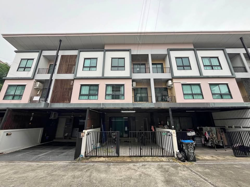 (Code ME306) House for rent, The Triple Sukhumvit 113 - Srinakharin project: The Triple Sukhumvit 113 - Srinakharin.