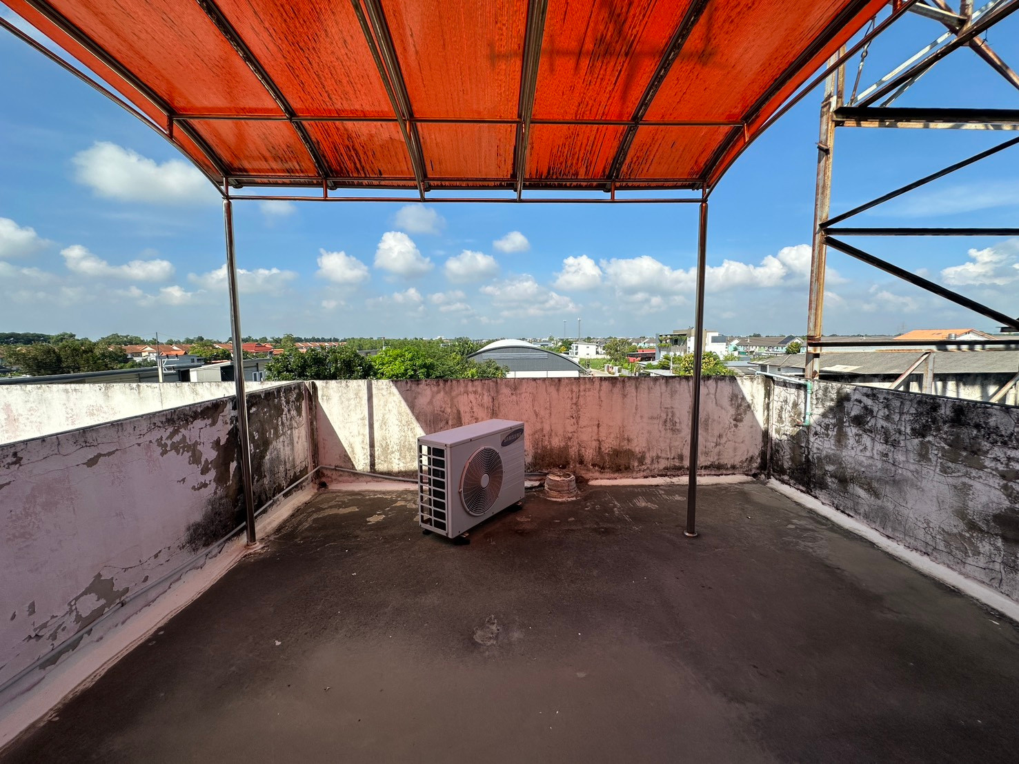 HOT SALE Sap Bank, cheap price, selling a 4-story commercial building, decorated, on Sawai Pracharat Road, Lam Luk Ka Khlong 4. – รูปที่ 4